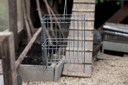 Nyhet! Metal Basket Rack for Chicken Scraps and Treats (Oversettelse kommer)